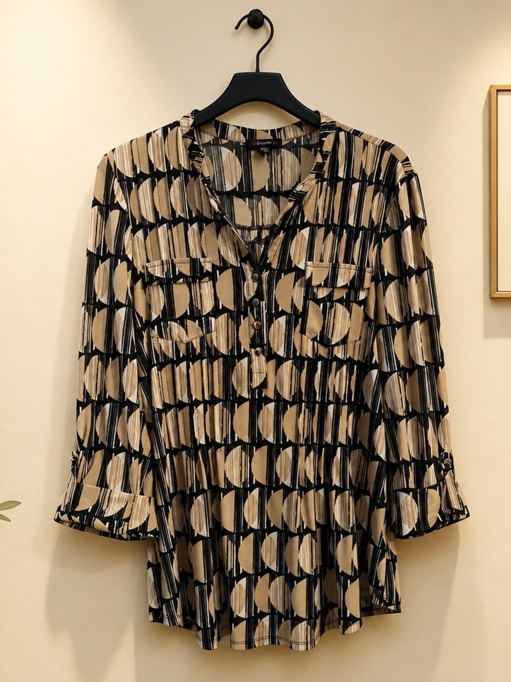 Cocomo Black & Beige Geometric Button-Front Blouse